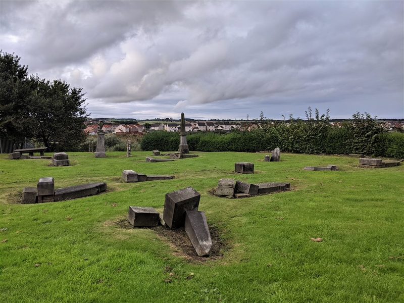 Methil_Mill_Cemetery_modern_grave_stones__BR_.jpg