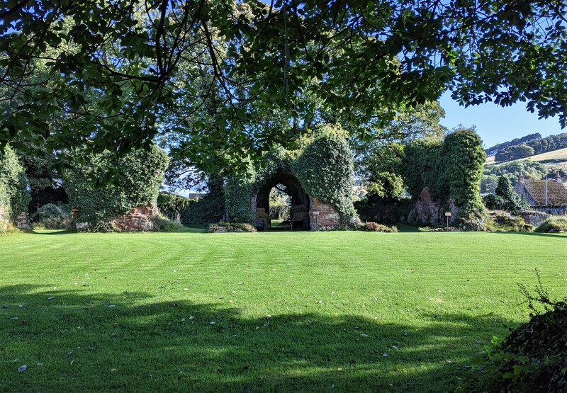 Lindores-Abbey.jpg