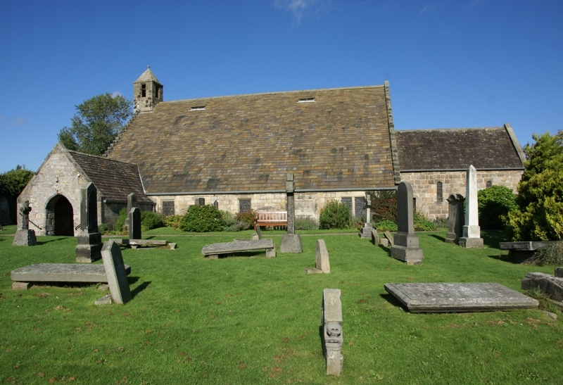 St_Fillan_s_Church_20100930_from_the_south.jpg